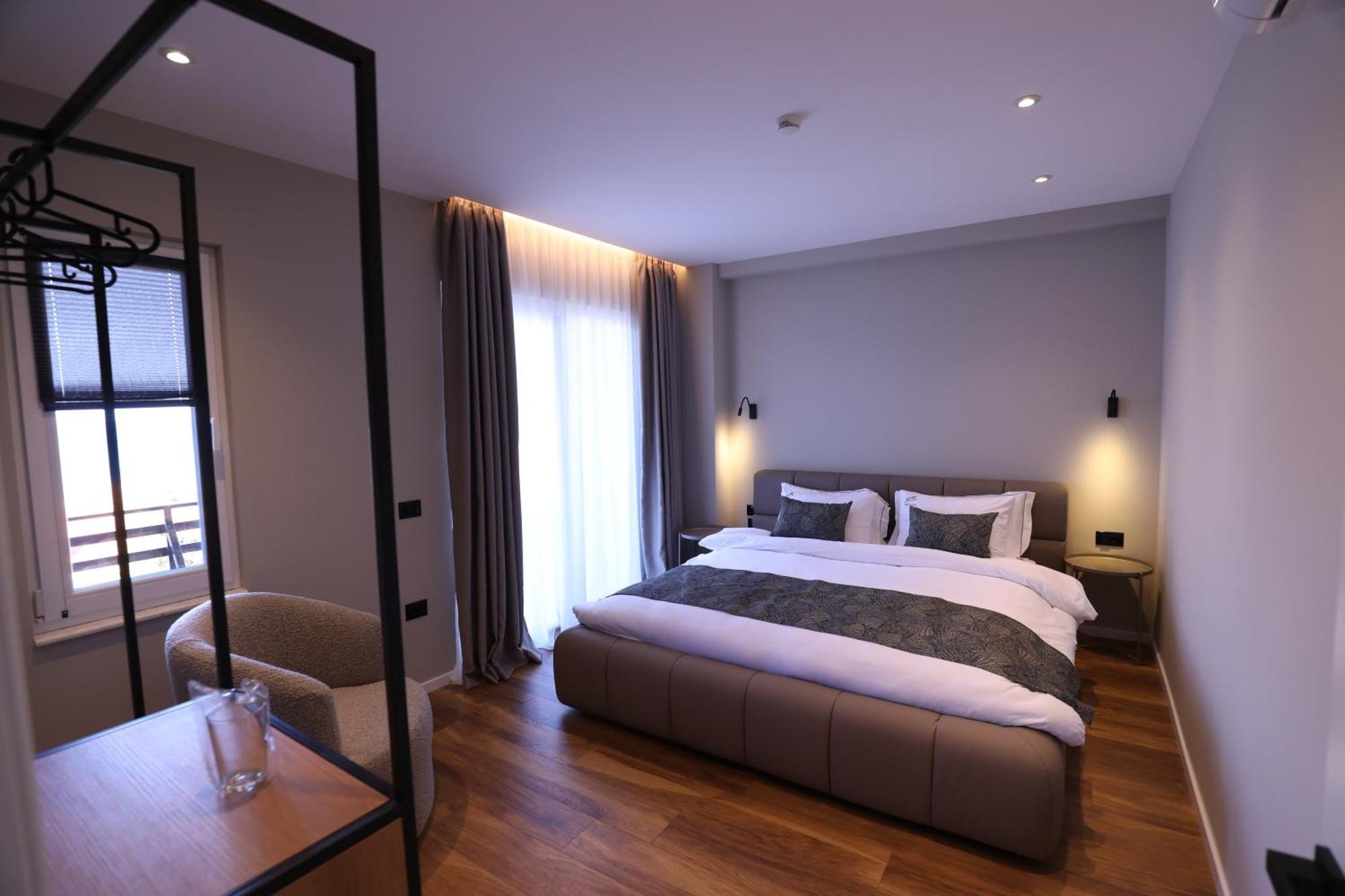 Hotel Dallga *